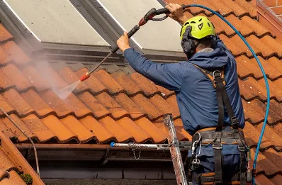 Démoussage et hydrofuge de toiture à Amathay-Vésigneux